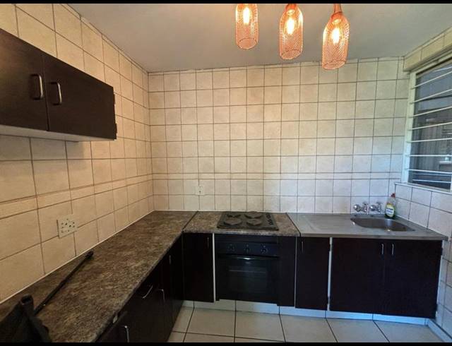 2 BEDROOM APARTMENT FOR SALE IN PRIMROSE HILL